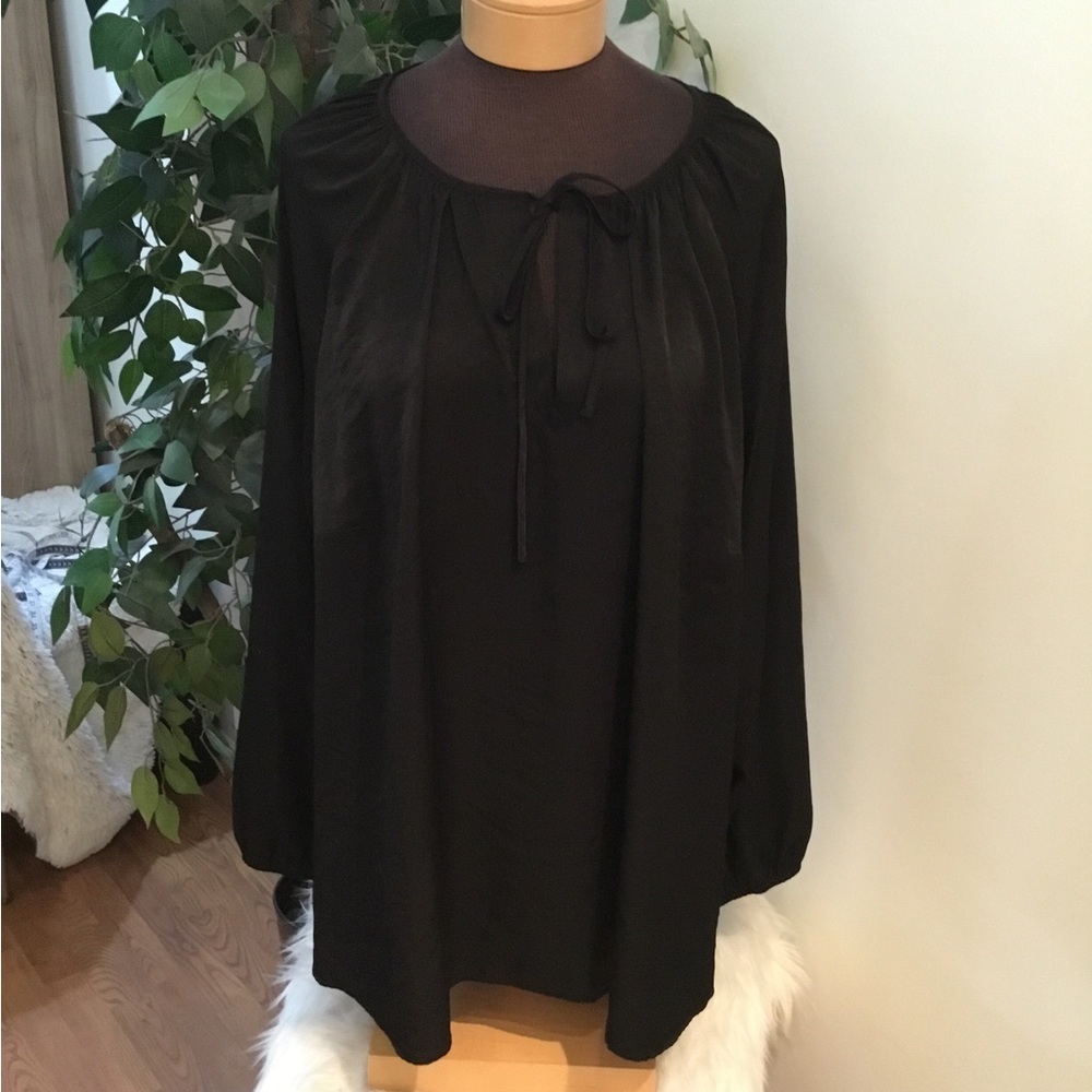 Ava & Viv black balloon sleeve blouse with elastic cuff Woman’s 3X